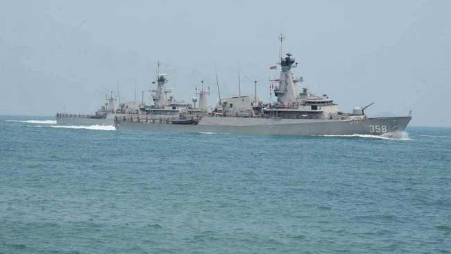Angkatan Udara memesan satu skuadron Sukhoi Su-35 berisi 16 pesawat. Angkatan Laut membeli 12 kapal selam. Kedua alutsista itu tiba bertahap mulai tahun depan.