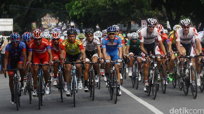Etape IV Tour de Singkarak jadi ajang unjuk gigi para pebalap Iran. Mereka memenangi etape keempat dan kini menguasai yellow jersey dan polkadot jersey.