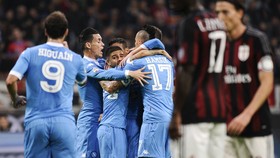 Sarri Belum Puas Walau Hancurkan Milan 4-0