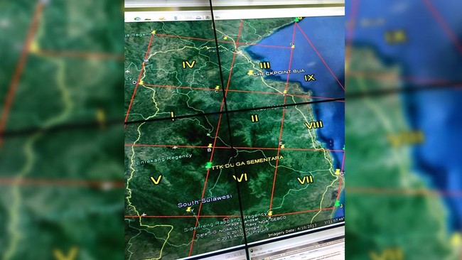 Cuaca berkabut di Gunung Latimojong, Luwu, Sulawesi Selatan, menjadi hambatan bagi tim Badan SAR Nasional untuk melakukan evakuasi pesawat Aviastar yang jatuh.