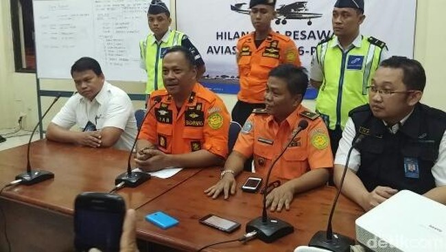 Menurut Kapolres Luwu Ajun Komisaris Besar Alex Yudiswan, di lokasi jatuhnya pesawat Aviastar tim sudah menemukan tiga jenazah korban.