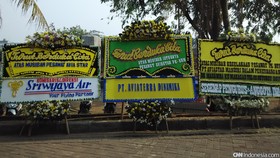 Kantor Aviastar Dibanjiri Karangan Bunga Dukacita