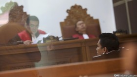 Meski Dapat Izin Suami, Artis Tetap Absen Sidang Prostitusi