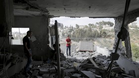 Israel Hancurkan Rumah Warga Palestina Penyerang Warganya