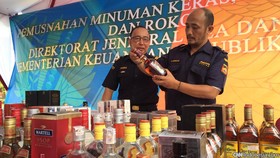 Ditjen Bea Cukai Musnahkan Miras-Rokok Ilegal Rp 5,8 Miliar