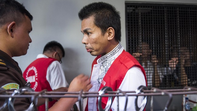 Saat dikonfirmasi seusai sidang, kuasa hukum Robbie, Pieter Ell, membenarkan fakta persidangan yang telah dibacakan hakim tersebut.