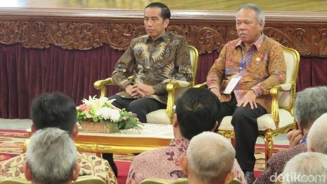 Belakangan ini sudah mulai banyak kota yang memikirkan soal ruang publiknya, misalnya Bandung, Surabaya, dan Jakarta.  