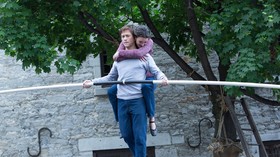 'The Walk,' Sensasi Berjalan di Ketinggian Awan