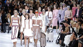 Bandara Chanel Super Mewah di Paris Fashion Week