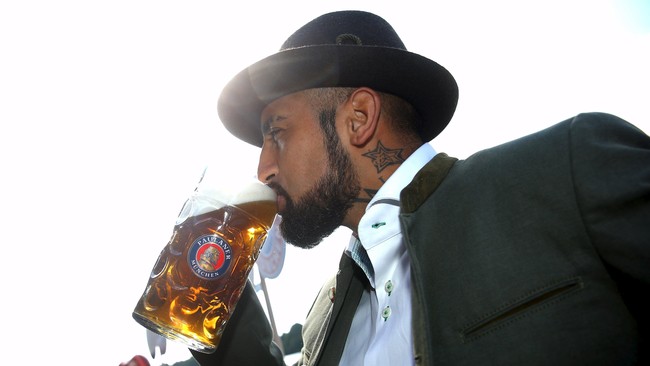 Gelandang Bayern Munich, Arturo Vidal, merasa dirugikan dengan pemberitaan bohong menjurus fitnah oleh media Jerman Bild.