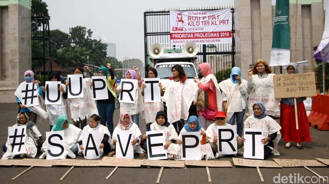 Menaker Pastikan RUU PPRT Atur Jaminan Sosial Pekerja Rumah Tangga Menaker Ida Fauziyah memastikan RUU PPRT mengatur soal pemberian jaminan sosial (jamsos) bagi pekerja rumah tangga.