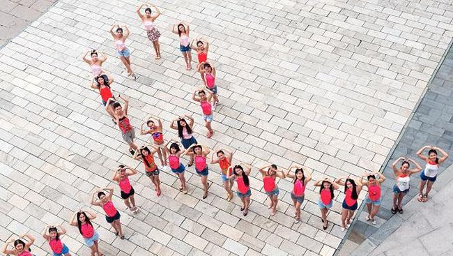Kanker payudara tidak hanya menyerang kaum hawa, pria juga bisa jadi korban. Alasan itu yang mendasari acara ‘Battle of the Bras’.