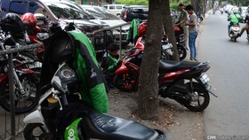 Ahok Tunggu Undang-Undang Buat Aturan Ojek Online