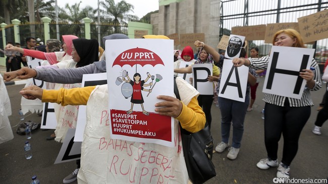 Pemerintah ingin mempercepat pengesahan Rancangan Undang-Undang Perlindungan Pekerja Rumah Tangga (RUU PPRT). Berikut upah pekerja rumah tangga di Indonesia.
