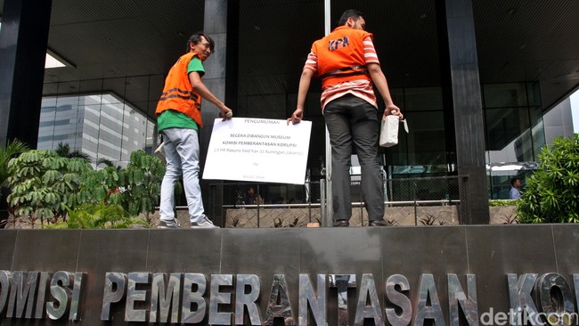 Kementerian Hukum dan HAM mengaku akan menyampaikan daftar inventaris masalah dalam draf RUU KPK yang diusulkan DPR.
