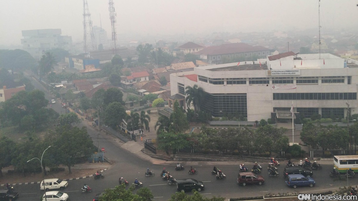 Dikepung Pekat Kabut Asap