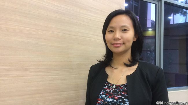 Dara 26 tahun ini yakin, orang-orang bershio ular seperti dirinya tetap mendapat keberuntungan di Tahun Baru Imlek yang bershio monyet api.