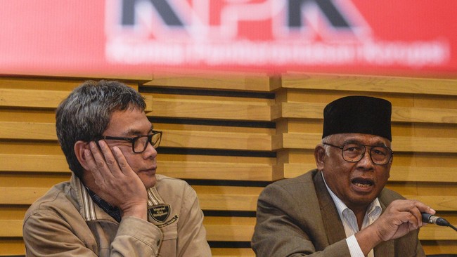 Hidayat Nur Wahid menjelaskan dalam pemberantasan korupsi diperlukan sinergi antara KPK, Kejaksaan, dan Kepolisian. 