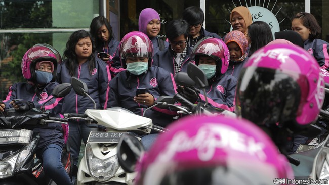 LadyJek mempercayakan XL Axiata mendukung aktivitas telekomunikasi para pengemudi, serta menyediakan pembayaran uang elektronik XL Tunai.