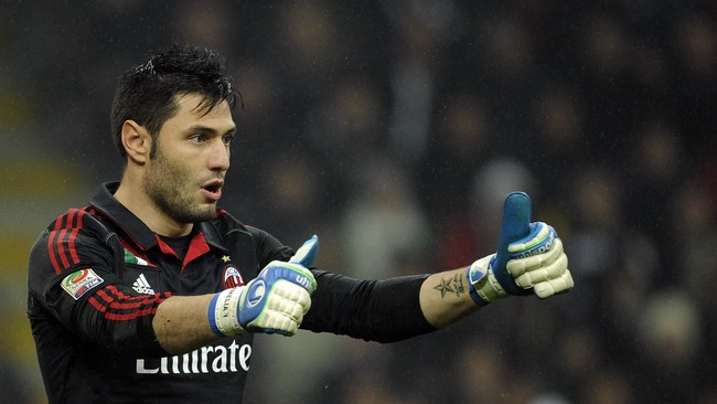 Berada dalam keadaan terdesak, Chelsea kini bergerak untuk mendapatkan kiper yang musim lalu bermain bersama klub amatir di Italia.