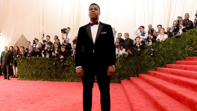 Memerankan karakter film Star Wars membuat nama John Boyega akan lebih dikenal oleh masyarakat dunia. Ia mengaku sudah dinasehati Iron Man.