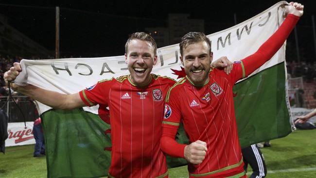 Untuk pertama kali Wales berlaga di kompetisi mayor internasional. Dan, debut itu diawali dengan Derby Britania dengan Inggris di Grup B Piala Eropa 2016.
