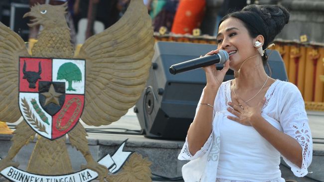 Ayu Laksmi kini bahkan lebih sering dipanggil 'Ibu' sejak menjadi ibu di Pengabdi Setan. Namun ia sebenarnya lebih ingin dikenal sebagai penyanyi.