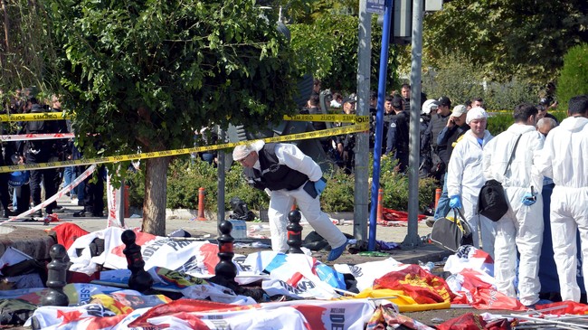 Dua tentara Turki dilaporkan tewas dalam bentrokan dengan PKK pasca bom bunuh diri yang meledak dalam demonstrasi kelompok kiri di Ankara.