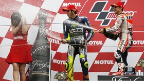 Rossi Sempat Takut Kejar Lorenzo
