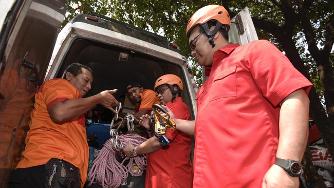 Pejabat KLHK Rasio Ridho mengaku fokus memberi efek jera sanksi ke sejumlah perusahaan pelaku pembakaran hutan dan lahan.