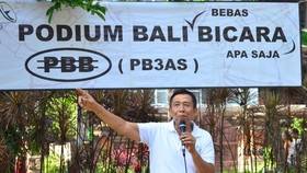 Gubernur Bali Minta Warga Tenang Hadapi Erupsi Gunung Agung