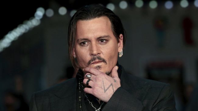 Johnny Depp dikabarkan telah menandatangani kontrak dengan Universal Studios dalam filmnya bertajuk The Invisible Man.