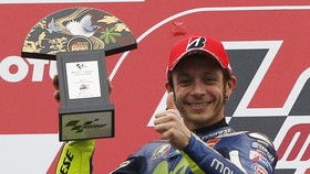 Hamilton: Valentino Rossi Luar Biasa
