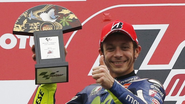 Pebalap Mercedes, Lewis Hamilton, kembali mengutarakan kekagumannya kepada juara dunia MotoGP tujuh kali, Valentino Rossi.