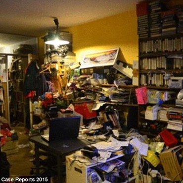 Apa Itu Hoarding Disorder? Gangguan Mental di Balik Kamar Penuh Sampah yang Viral