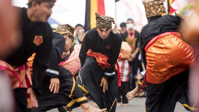 Digelar Minangkabau Art Forum, Festival Seni Budaya Minangkabau diisi oleh beragam penampilan dari tari kreasi, musik pop Minang hingga Randai.