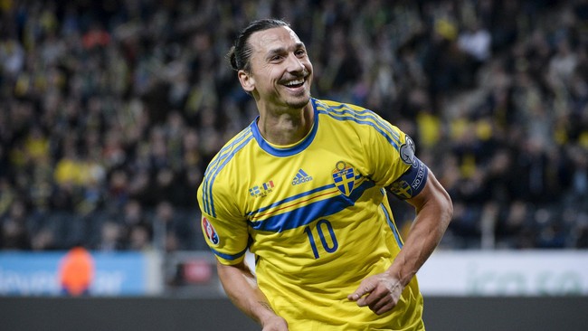 Swedia dan Ukraina lolos ke Piala Eropa 2016 akibat keunggulan agregat usai laga leg kedua babak play-off yang berlangsung di kandang lawan masing-masing.