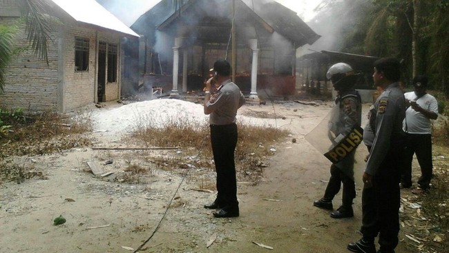 Saat ini ada 3.433 pengungsi dengan pengamanan 60 personil gabungan dari TNI dan Polri terpusat di Gereja HKBP, Desa Saragih, Manduamas, Tapanuli Tengah.