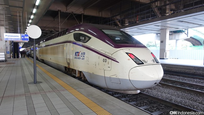 Skema Kerja Sama Pemerintah dengan Badan Usaha (KPBU) merupakan opsi pembiayaan kereta semi cepat Jakarta-Surabaya selain APBN.