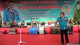 Gaya Politik si Raja Dangdut Partai Idaman mendeklarasikan diri sebagai partai. Dengan bermodalkan popularitas si Raja Dangdut, mampukah mereka bertahan di kancah politik Indonesia?