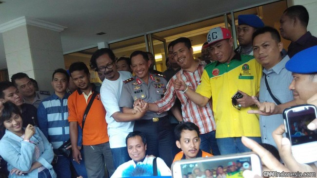 Kapolda Metro Jaya Tito Karnavian mengklaim telah ada komunikasi antarsuporter terkait pengamanan jelang final Piala Presiden yang akan digelar akhir pekan ini.
