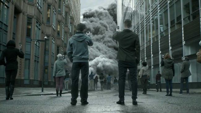 Serial orisinal Netflix 'Black Mirror' akan dijadikan buku dengan tiga volume. Volume pertama akan diterbitkan Februari 2018 dan sudah bisa dipesan.
