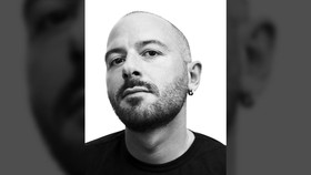 Desainer Demna Gvasalia Undur Diri dari Label Vetements