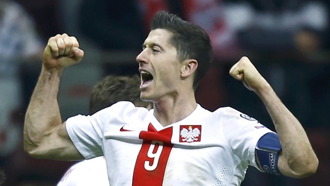 Striker Polandia berusia 27 tahun itu itu mengaku bakal mengambil keputusan terkait masa depannya di Bayern Munich seusai Piala Eropa 2016.