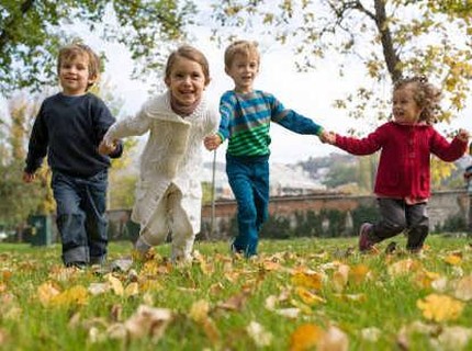 Kekhawatiran Orang Tua Saat Anak Main di Playground