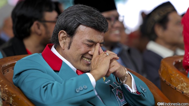 Ketua Umum PPP Muhammad Romahurmuziy menilai sosok Rhoma Irama sebagai politisi yang konsisten dan memegang teguh prinsipnya.