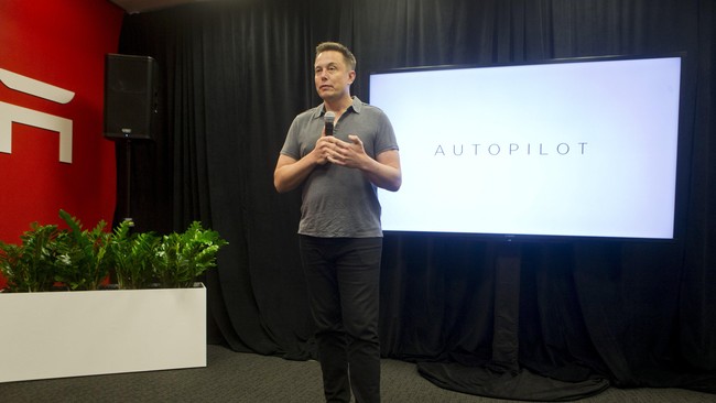 Di tengah kesulitan mendapat profit dan upaya memangkas biaya produksi, Tesla akan memutus kerja sekitar tujuh persen atau 3.150 orang karyawannya.