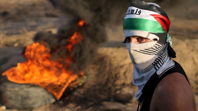 Pemerintah sejumlah kota Israel mengeluarkan larangan tenaga kerja Arab memasuki sekolah-sekolah karena kekhawatiran masyarakat akan aksi warga Palestina.
