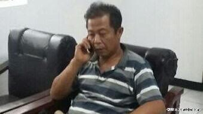 Sang buronan ditangkap saat sedang menyamar sebagai buruh di sebuah perusahaan di Jepara. Ia menghilang sejak tahun lalu, beberapa pekan setelah