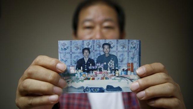 Korea Selatan kirim timnya ke Korea Utara, pada Kamis (15/10), menjelang reuni untuk menyatukan sejumlah keluarga yang terpisah oleh Perang Korea. 